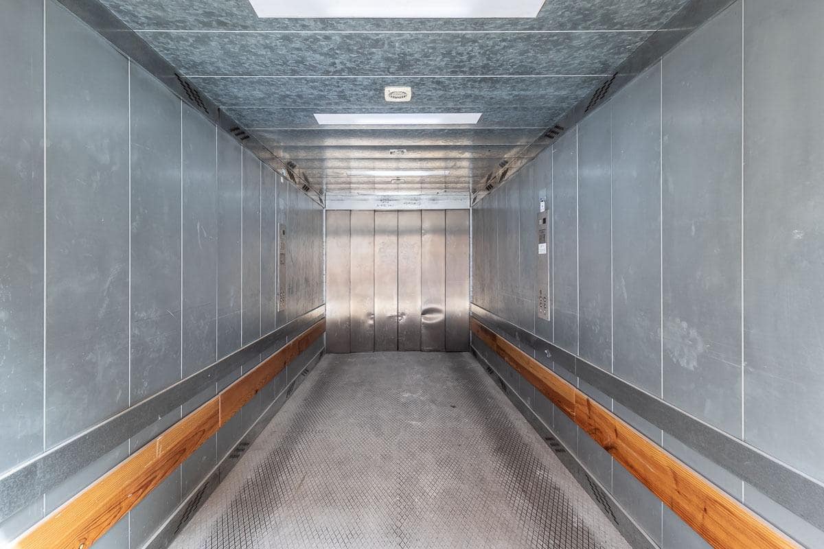 Garage for sale in Granada city - € 64,500 (Ref: 9922544)