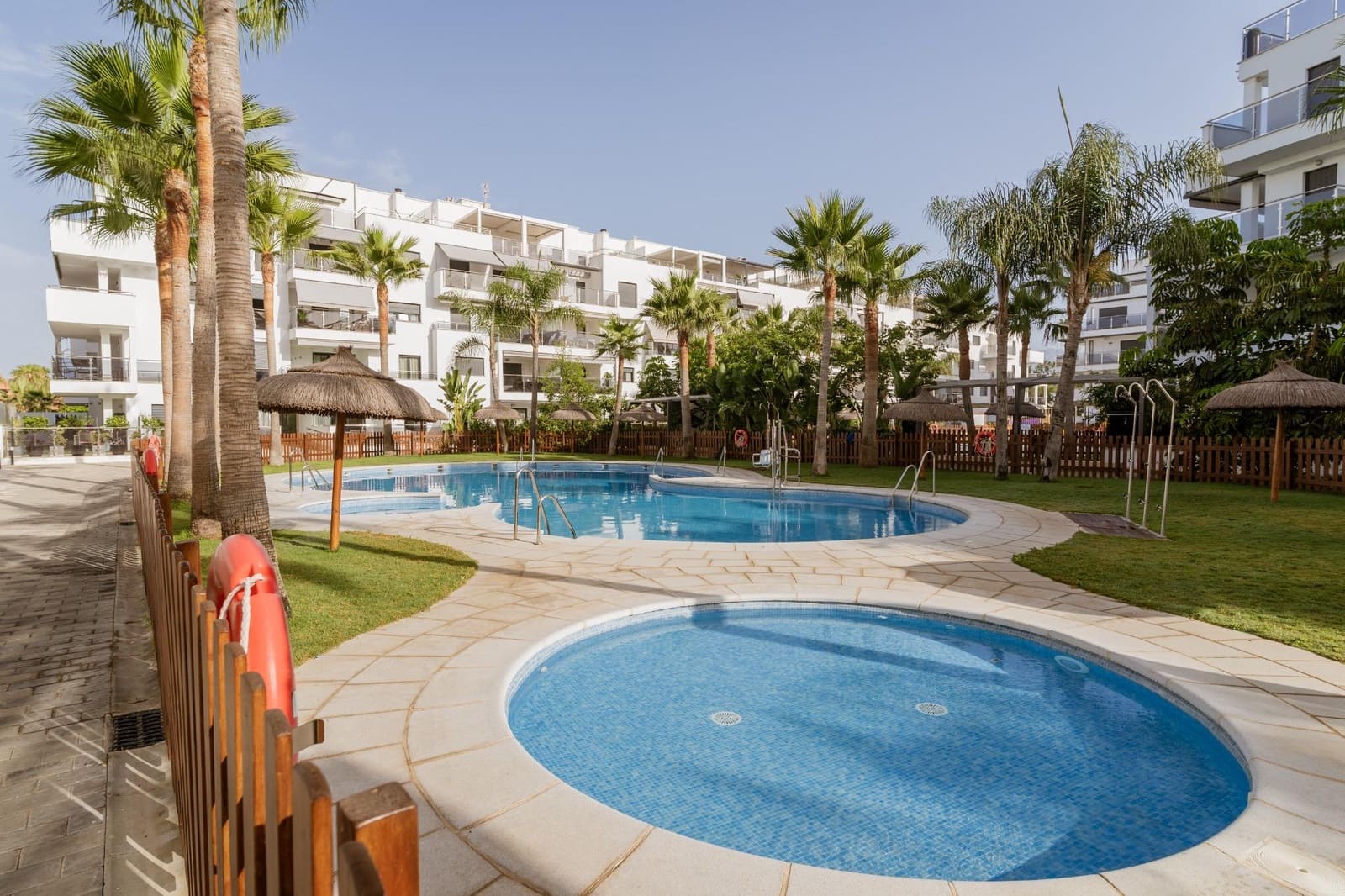 2 soveværelse Lejlighed til leje i Motril med swimmingpool garage - € 1.500 (Ref: 9922549)
