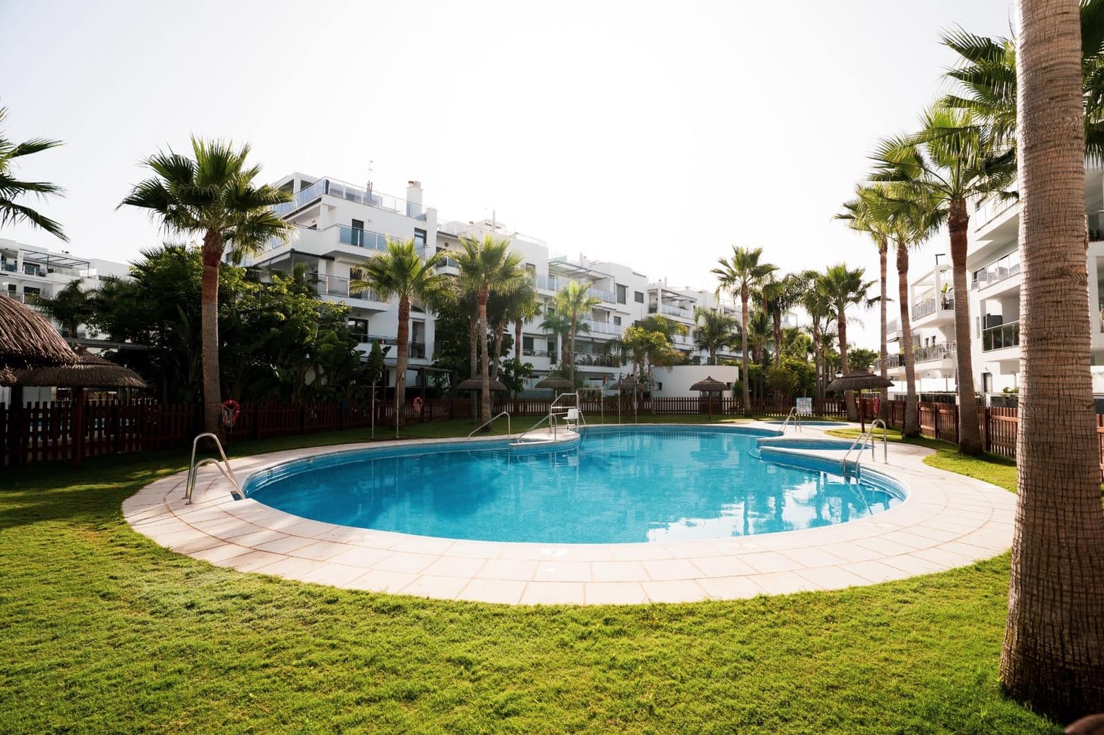 2 soveværelse Lejlighed til leje i Motril med swimmingpool garage - € 1.500 (Ref: 9922549)