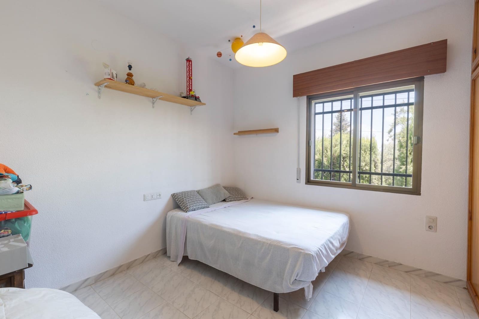 5 bedroom Villa for sale in Gojar with pool garage - € 445,000 (Ref: 9924804)