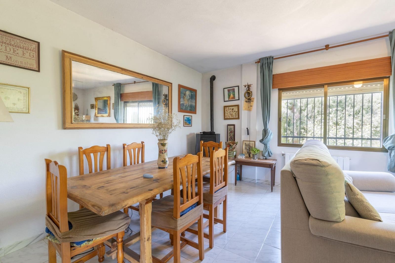 5 bedroom Villa for sale in Gojar with pool garage - € 445,000 (Ref: 9924804)