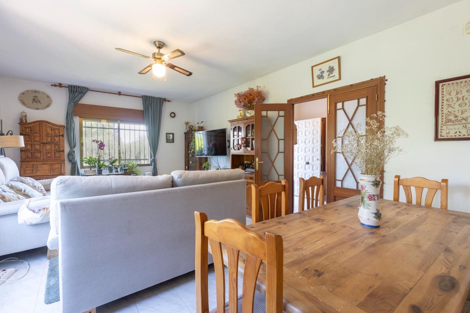 5 bedroom Villa for sale in Gojar with pool garage - € 445,000 (Ref: 9924804)