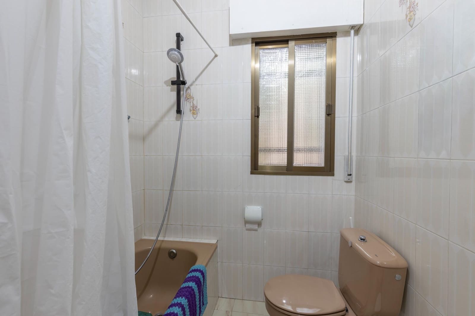 5 bedroom Villa for sale in Gojar with pool garage - € 445,000 (Ref: 9924804)