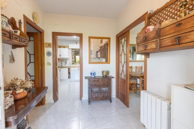 5 sypialnia Willa na sprzedaż w Gójar z basenem garażem - 445 000 € (Ref: 9924804)