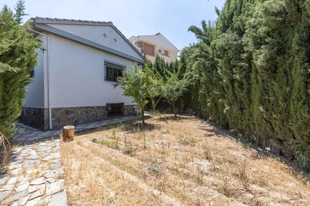 5 sypialnia Willa na sprzedaż w Gójar z basenem garażem - 445 000 € (Ref: 9924804)