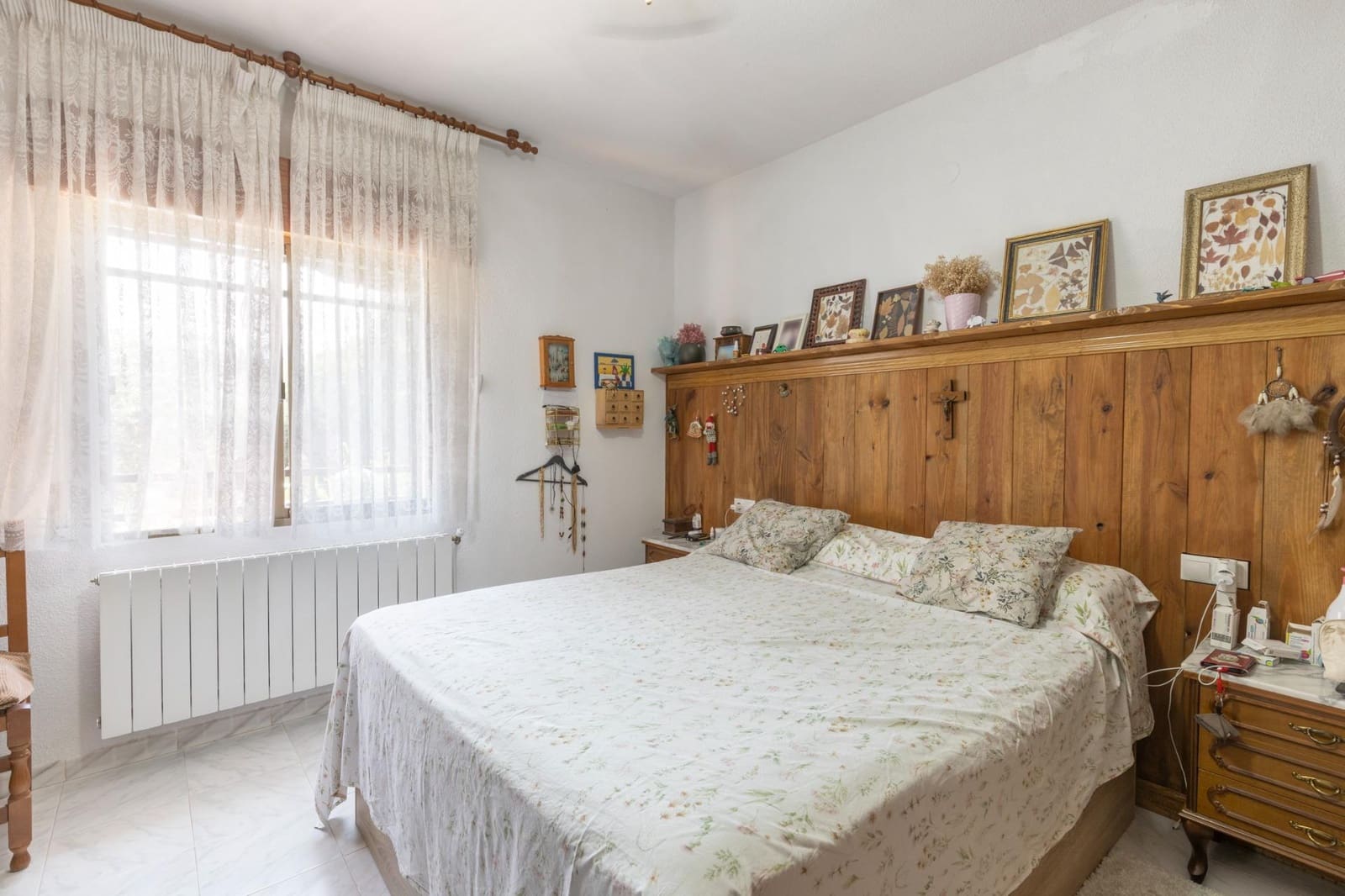 5 bedroom Villa for sale in Gojar with pool garage - € 445,000 (Ref: 9924804)