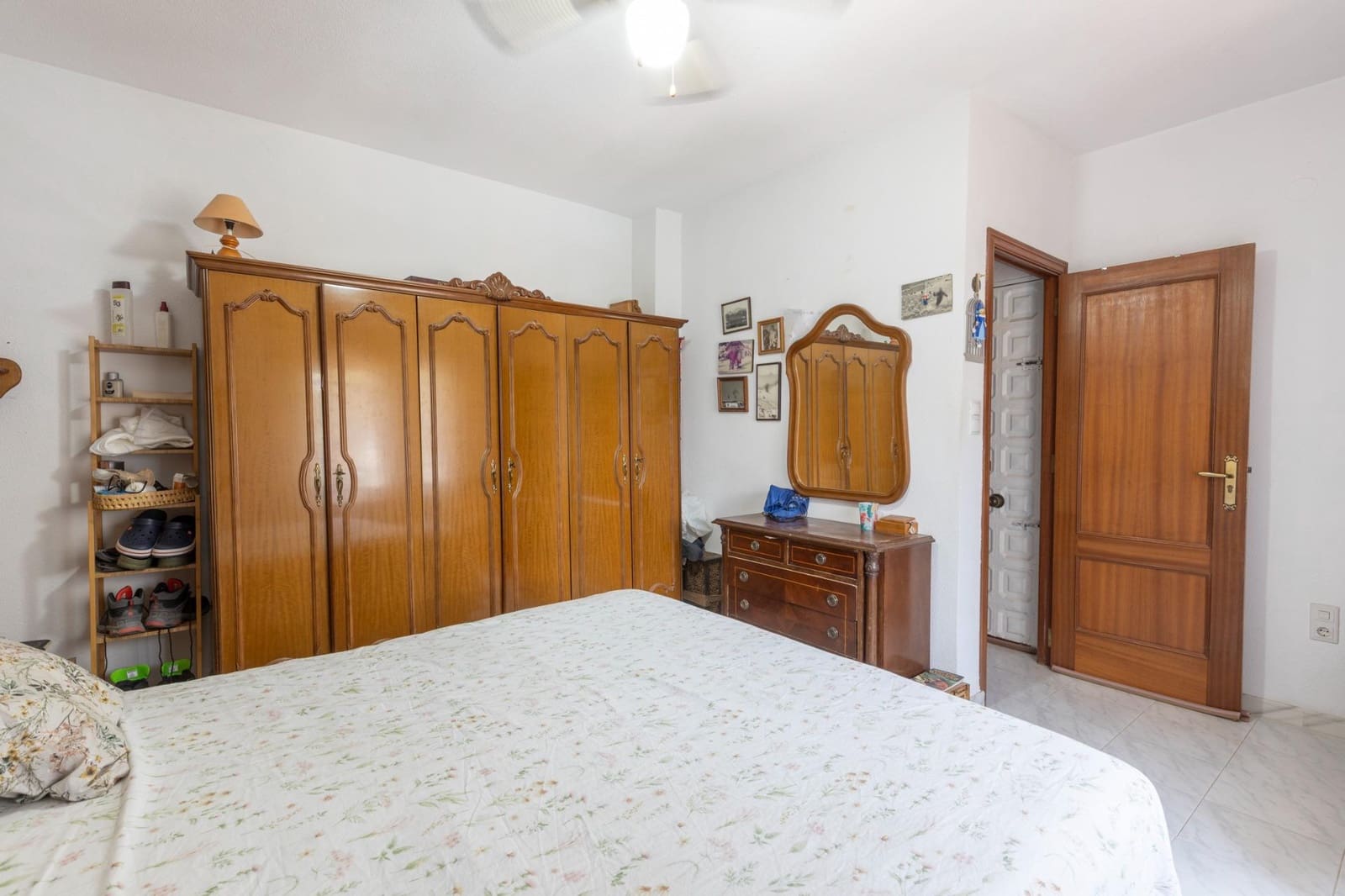 5 bedroom Villa for sale in Gojar with pool garage - € 445,000 (Ref: 9924804)