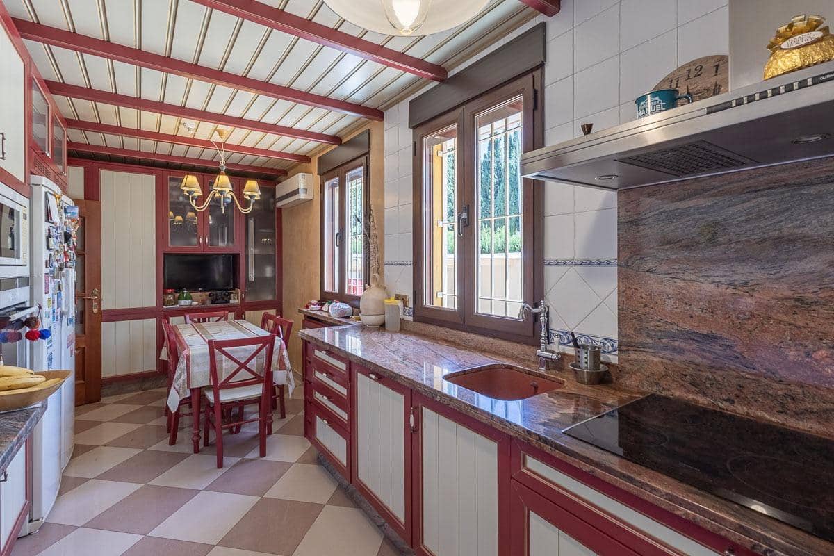 5 quarto Moradia para venda em Granada cidade com garagem - 750 000 € (Ref: 9924806)