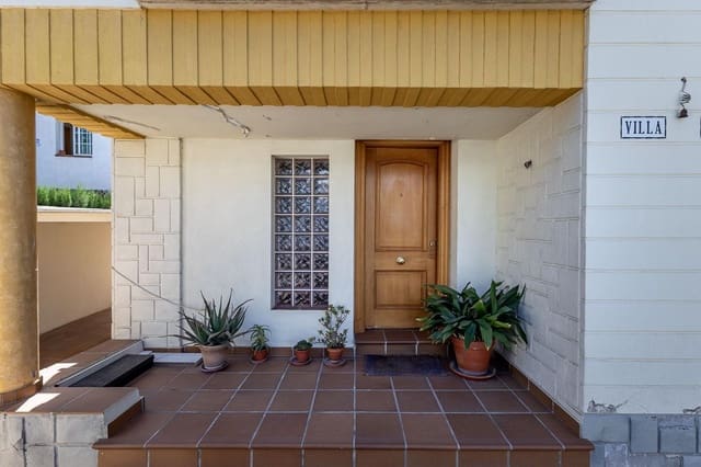 5 soverom Villa til salgs i Granada by med garasje - € 750 000 (Ref: 9924806)