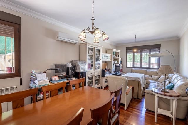 5 soverom Villa til salgs i Granada by med garasje - € 750 000 (Ref: 9924806)