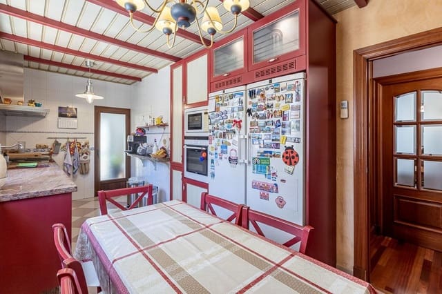 5 soverom Villa til salgs i Granada by med garasje - € 750 000 (Ref: 9924806)