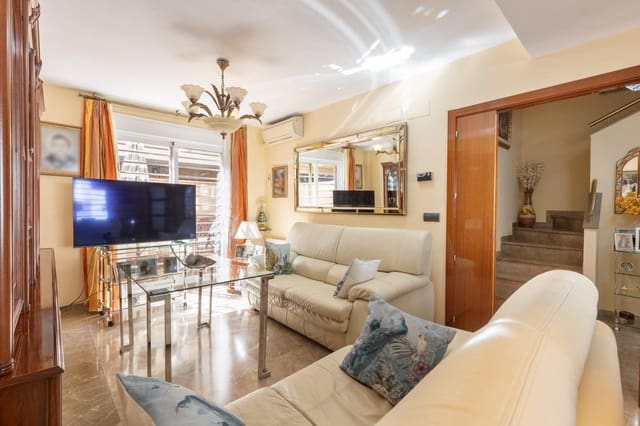 4 slaapkamer Rijtjeshuis te koop in Armilla met garage - € 365.000 (Ref: 9924807)