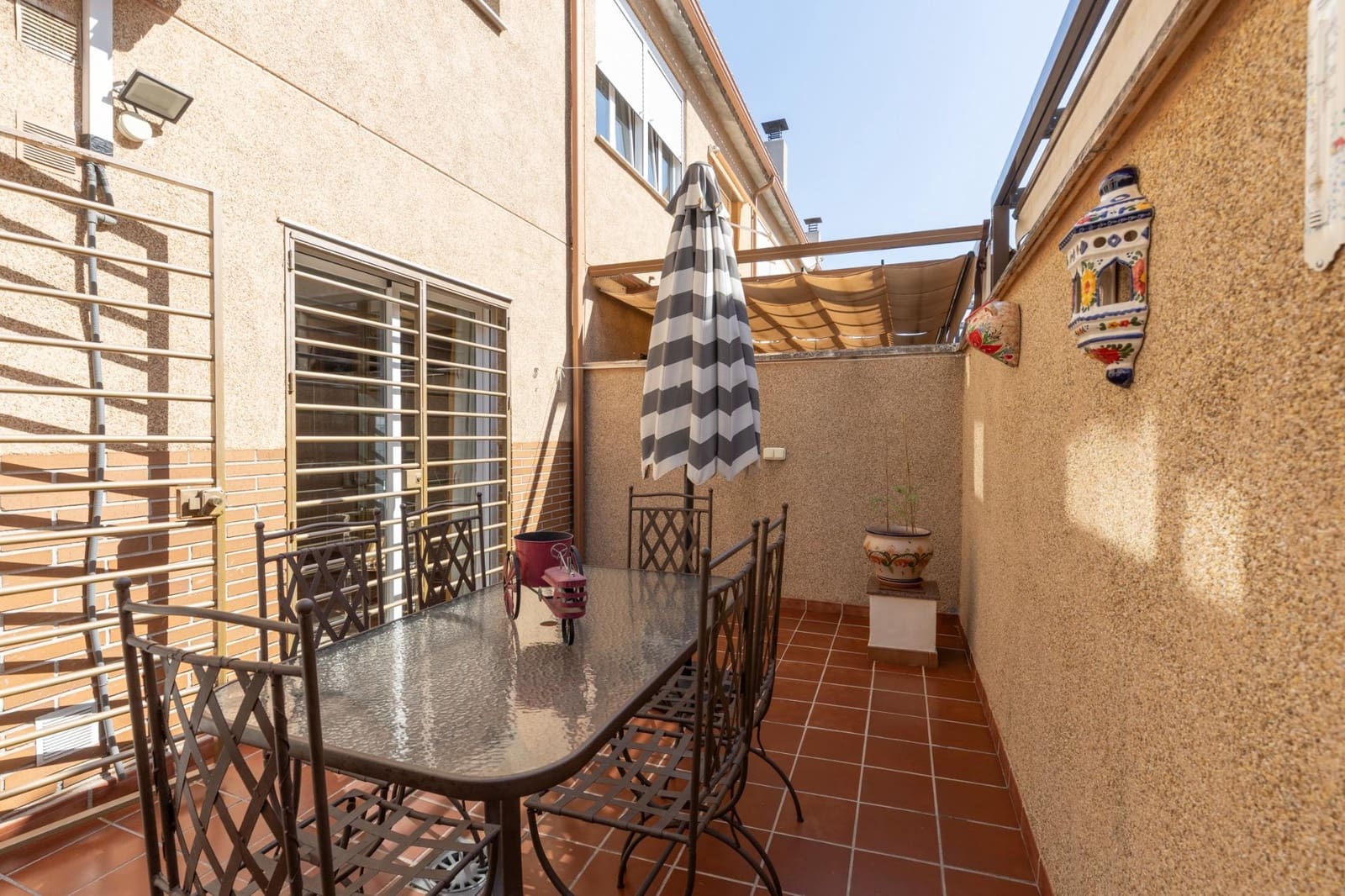 4 sovrum Radhus till salu i Armilla med garage - 365 000 € (Ref: 9924807)