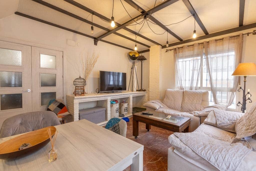 3 chambre Villa/Maison Mitoyenne à vendre à Grenade ville avec piscine garage - 270 000 € (Ref: 9927662)