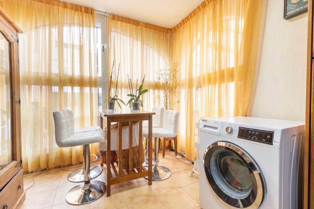 3 chambre Villa/Maison Mitoyenne à vendre à Grenade ville avec piscine garage - 270 000 € (Ref: 9927662)