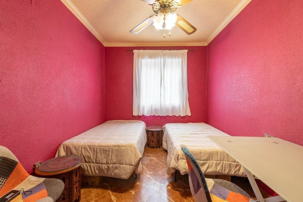 3 chambre Villa/Maison Mitoyenne à vendre à Grenade ville avec piscine garage - 270 000 € (Ref: 9927662)