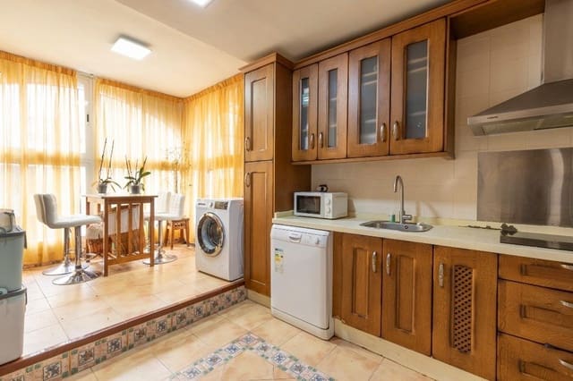 3 chambre Villa/Maison Mitoyenne à vendre à Grenade ville avec piscine garage - 270 000 € (Ref: 9927662)