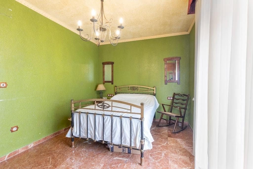 3 chambre Villa/Maison Mitoyenne à vendre à Grenade ville avec piscine garage - 270 000 € (Ref: 9927662)
