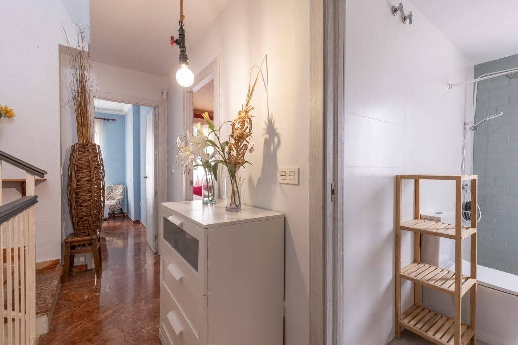 3 chambre Villa/Maison Mitoyenne à vendre à Grenade ville avec piscine garage - 270 000 € (Ref: 9927662)
