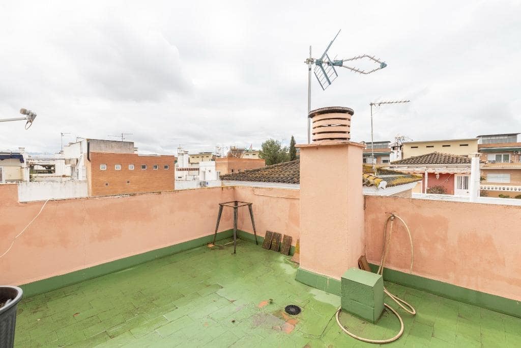 3 chambre Villa/Maison Mitoyenne à vendre à Grenade ville avec piscine garage - 270 000 € (Ref: 9927662)
