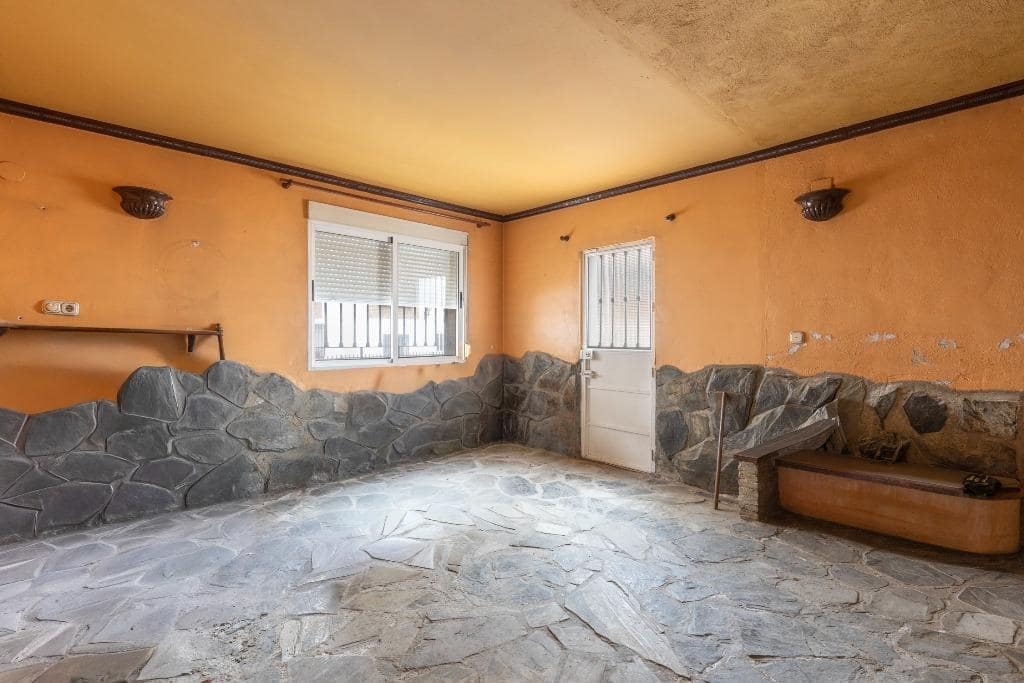 3 chambre Villa/Maison Mitoyenne à vendre à Grenade ville avec piscine garage - 270 000 € (Ref: 9927662)