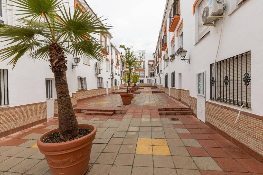 3 chambre Villa/Maison Mitoyenne à vendre à Grenade ville avec piscine garage - 270 000 € (Ref: 9927662)