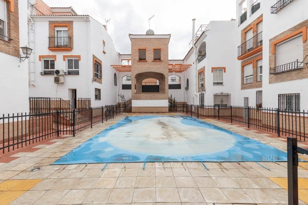 3 chambre Villa/Maison Mitoyenne à vendre à Grenade ville avec piscine garage - 270 000 € (Ref: 9927662)