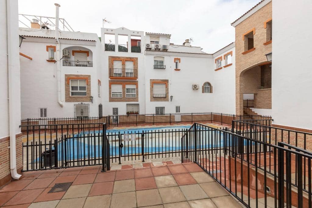 3 chambre Villa/Maison Mitoyenne à vendre à Grenade ville avec piscine garage - 270 000 € (Ref: 9927662)