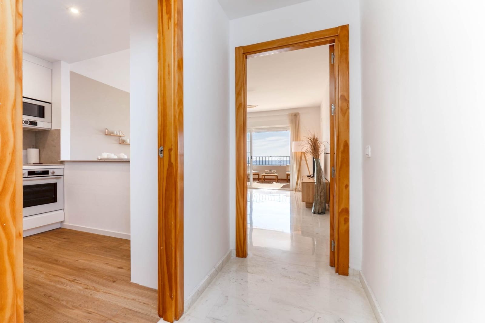 2 bedroom Apartment for sale in La Herradura with pool - € 279,000 (Ref: 9927665)