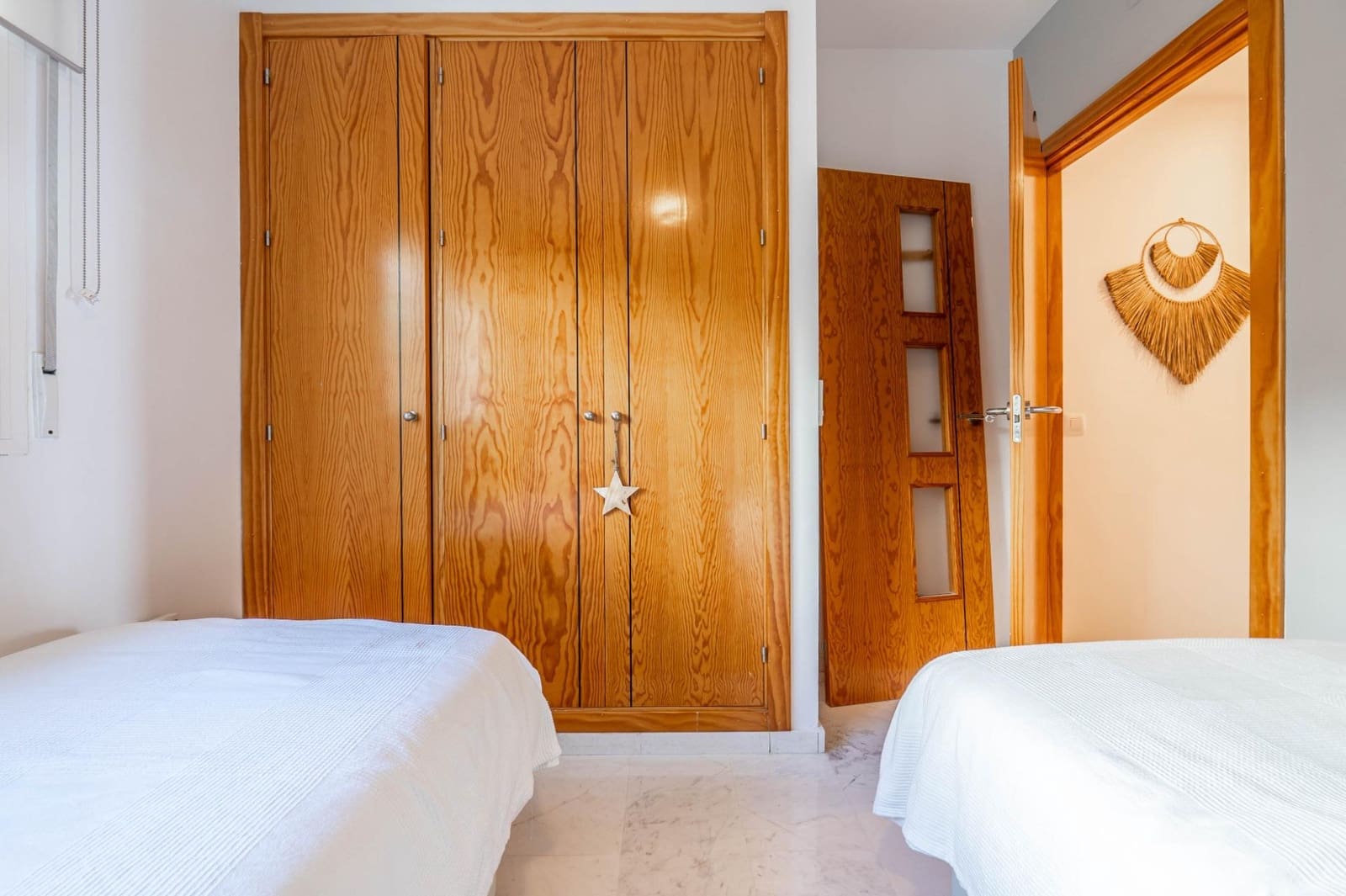 2 bedroom Apartment for sale in La Herradura with pool - € 279,000 (Ref: 9927665)