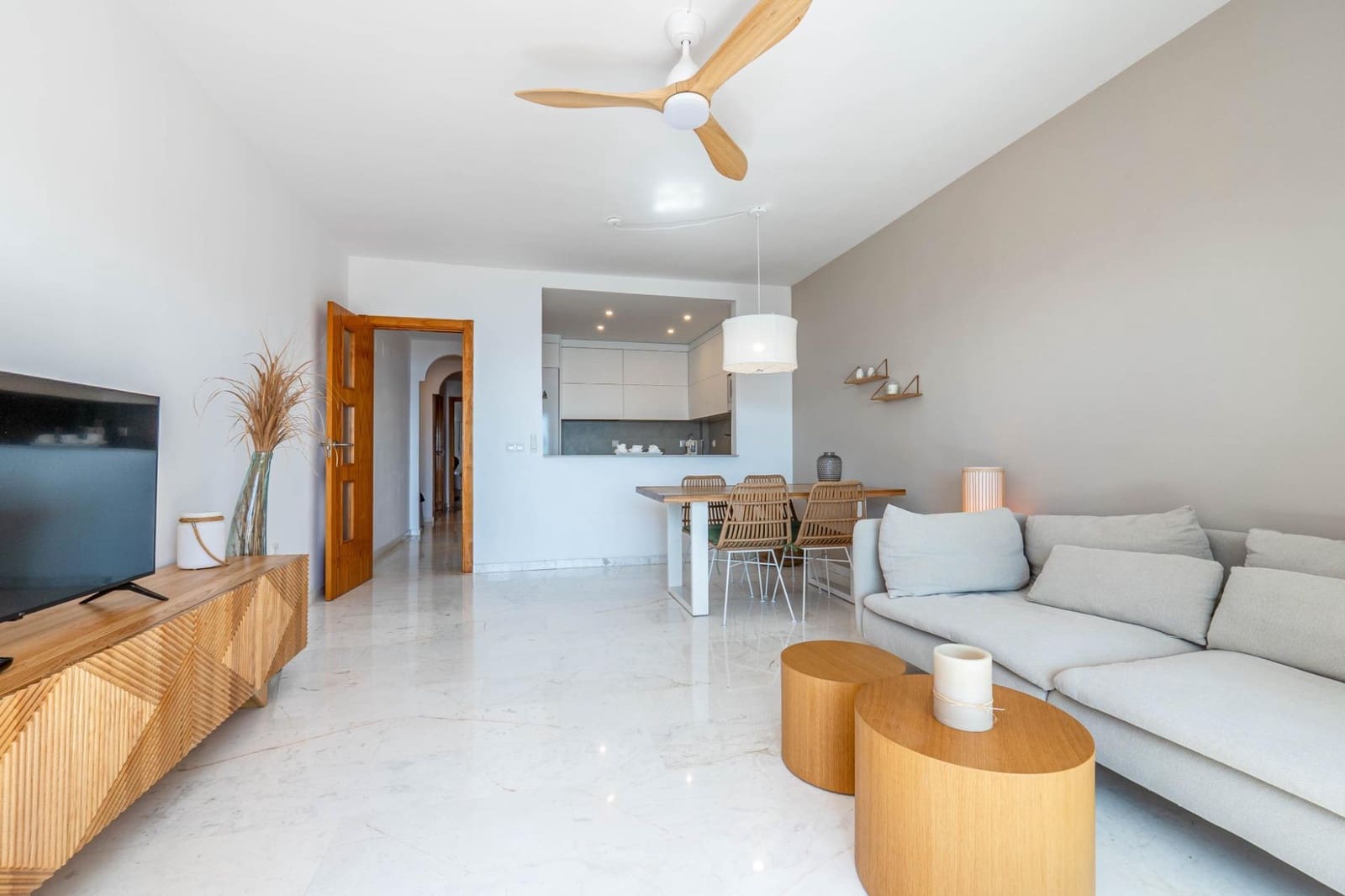 2 bedroom Apartment for sale in La Herradura with pool - € 279,000 (Ref: 9927665)