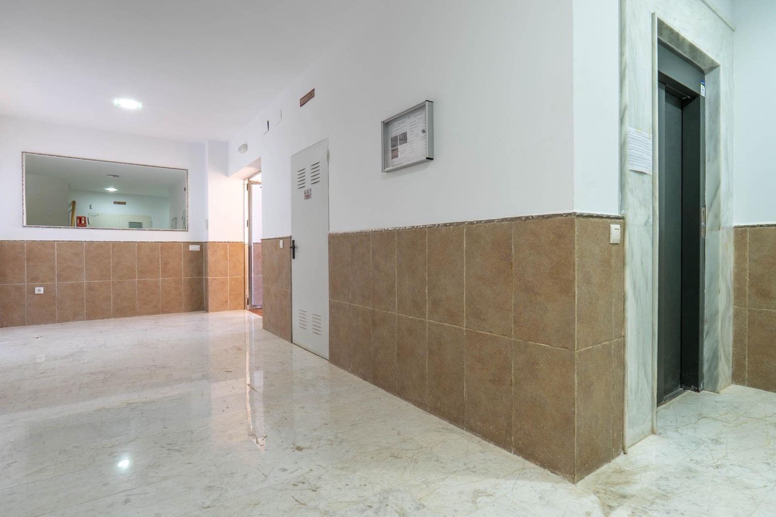 2 bedroom Apartment for sale in La Herradura with pool - € 279,000 (Ref: 9927665)