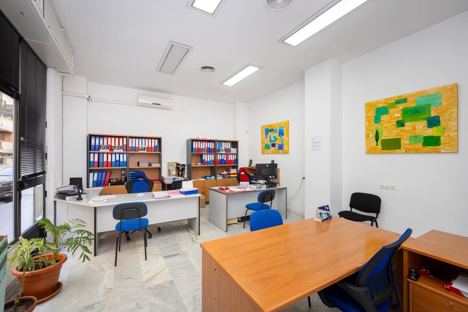 Erhverv til salg i Granada by - € 295.000 (Ref: 9927666)