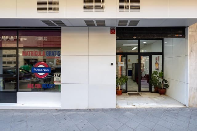 Erhverv til salg i Pajaritos - Plaza de Toros, Granada by - € 295.000 (Ref: 9927666)