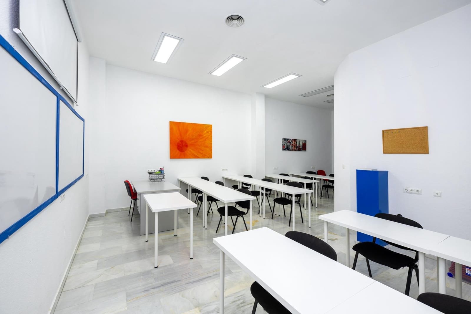 Erhverv til salg i Granada by - € 295.000 (Ref: 9927666)