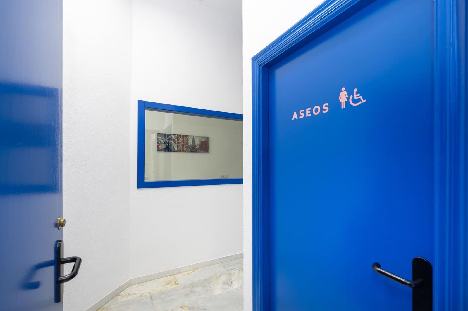 Erhverv til salg i Granada by - € 295.000 (Ref: 9927666)