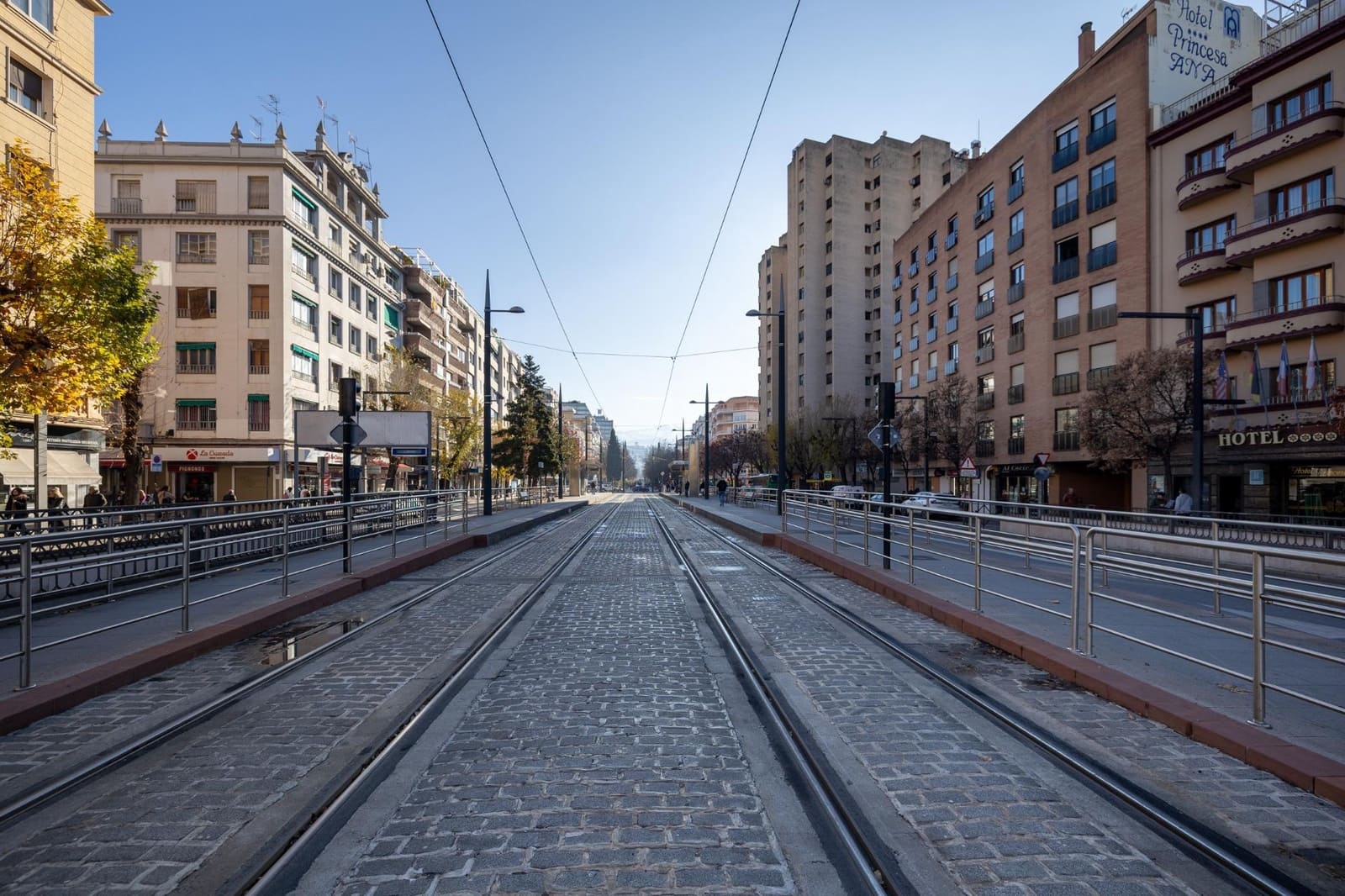 Erhverv til salg i Granada by - € 295.000 (Ref: 9927666)