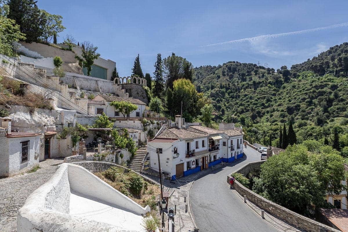 5 bedroom Restaurant/Bar for sale in Granada city with garage - € 874,900 (Ref: 9927672)
