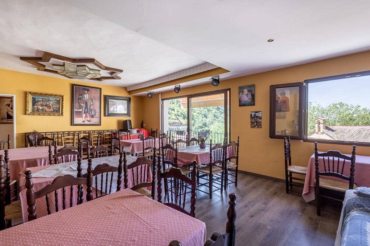 5 bedroom Restaurant/Bar for sale in Granada city with garage - € 874,900 (Ref: 9927672)
