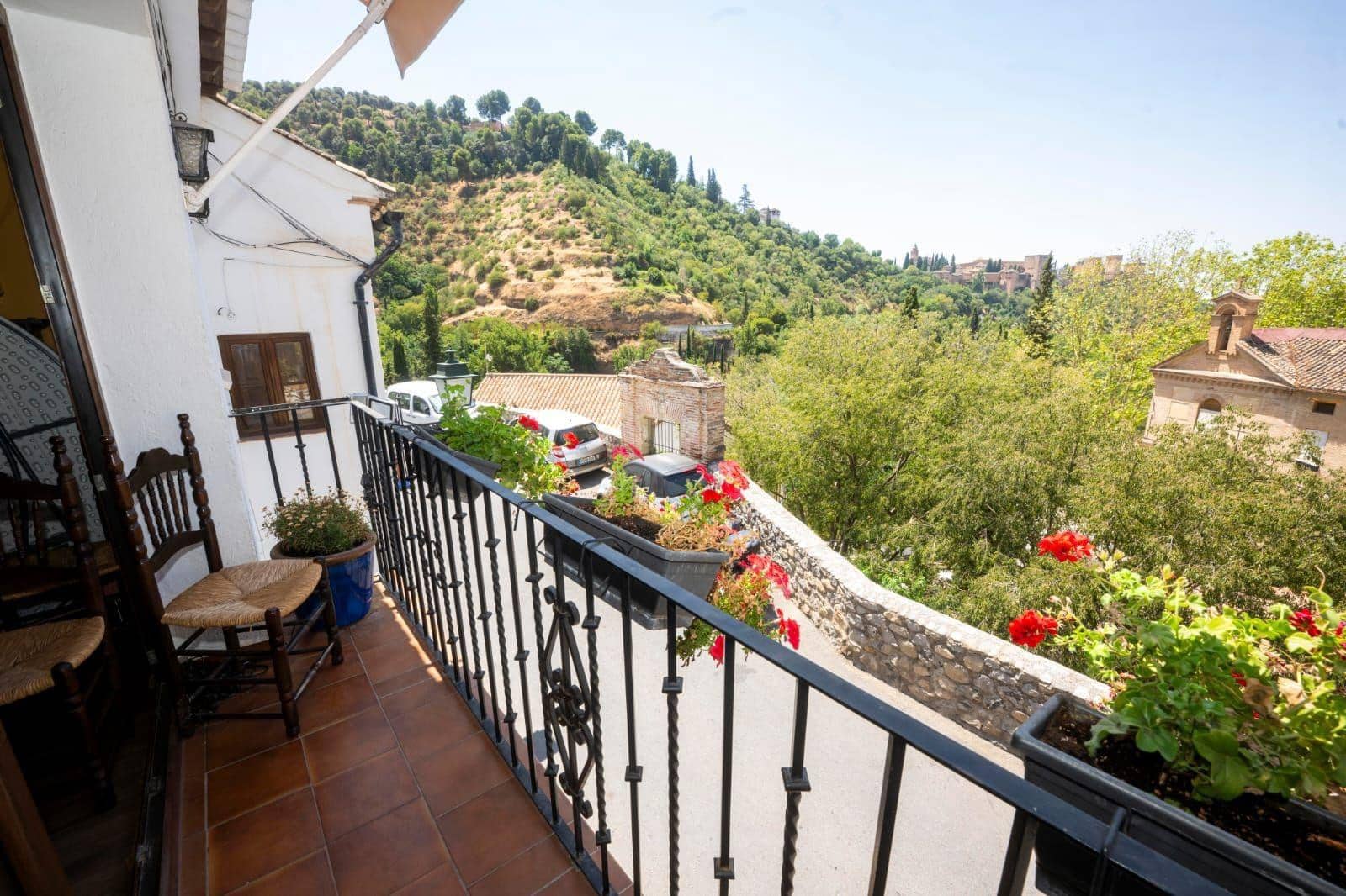 5 bedroom Restaurant/Bar for sale in Granada city with garage - € 874,900 (Ref: 9927672)