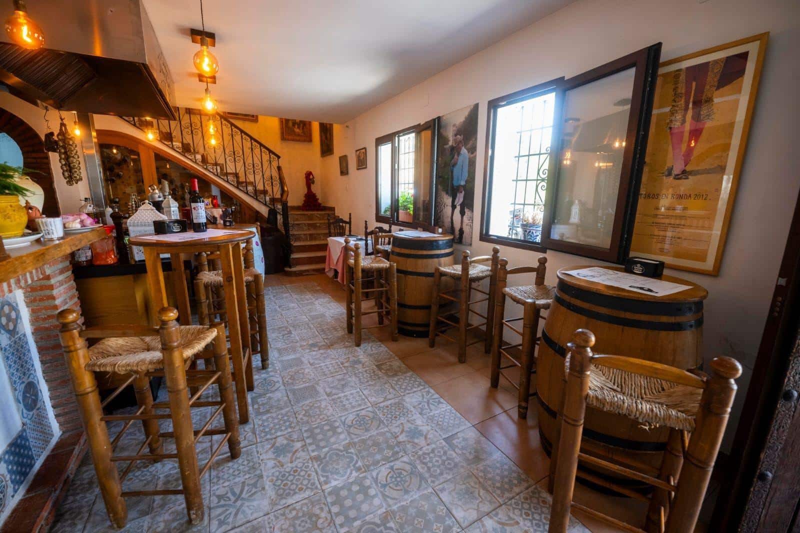 5 bedroom Restaurant/Bar for sale in Granada city with garage - € 874,900 (Ref: 9927672)