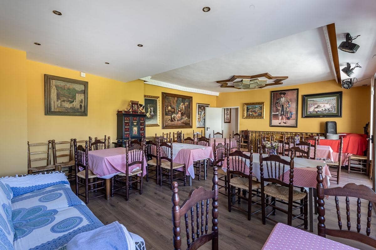 5 bedroom Restaurant/Bar for sale in Granada city with garage - € 874,900 (Ref: 9927672)