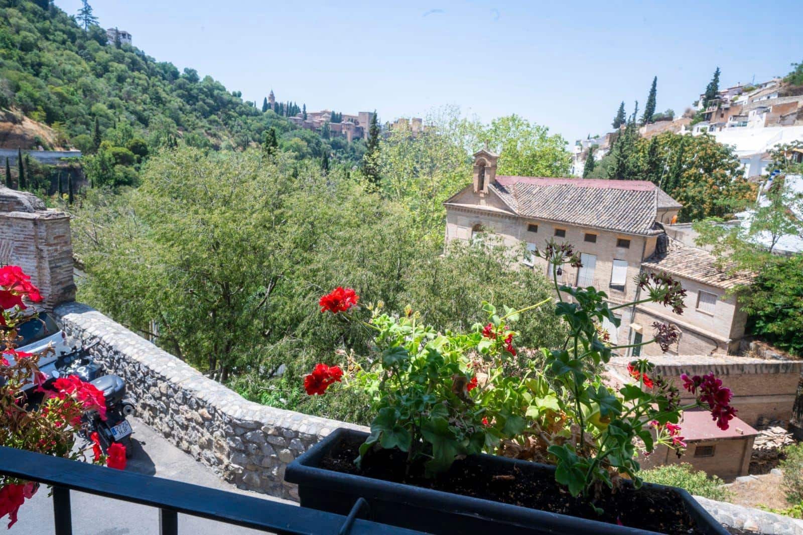5 bedroom Restaurant/Bar for sale in Granada city with garage - € 874,900 (Ref: 9927672)