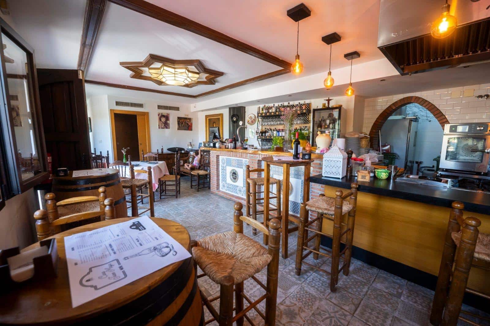 5 bedroom Restaurant/Bar for sale in Granada city with garage - € 874,900 (Ref: 9927672)