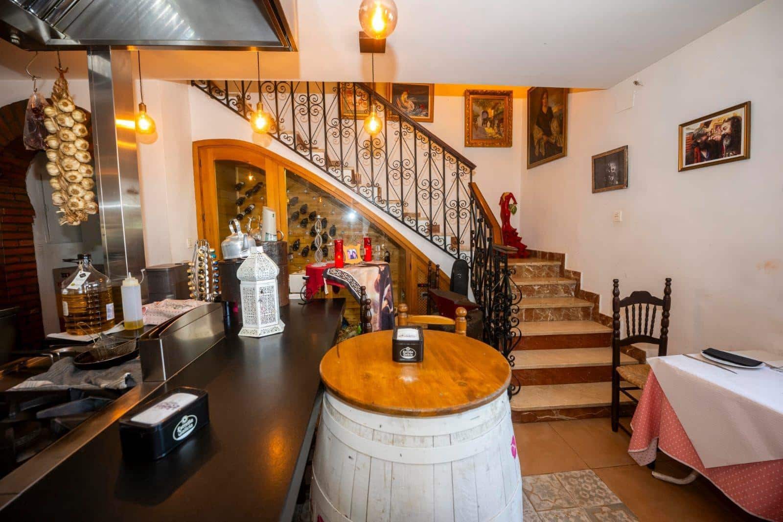5 bedroom Restaurant/Bar for sale in Granada city with garage - € 874,900 (Ref: 9927672)