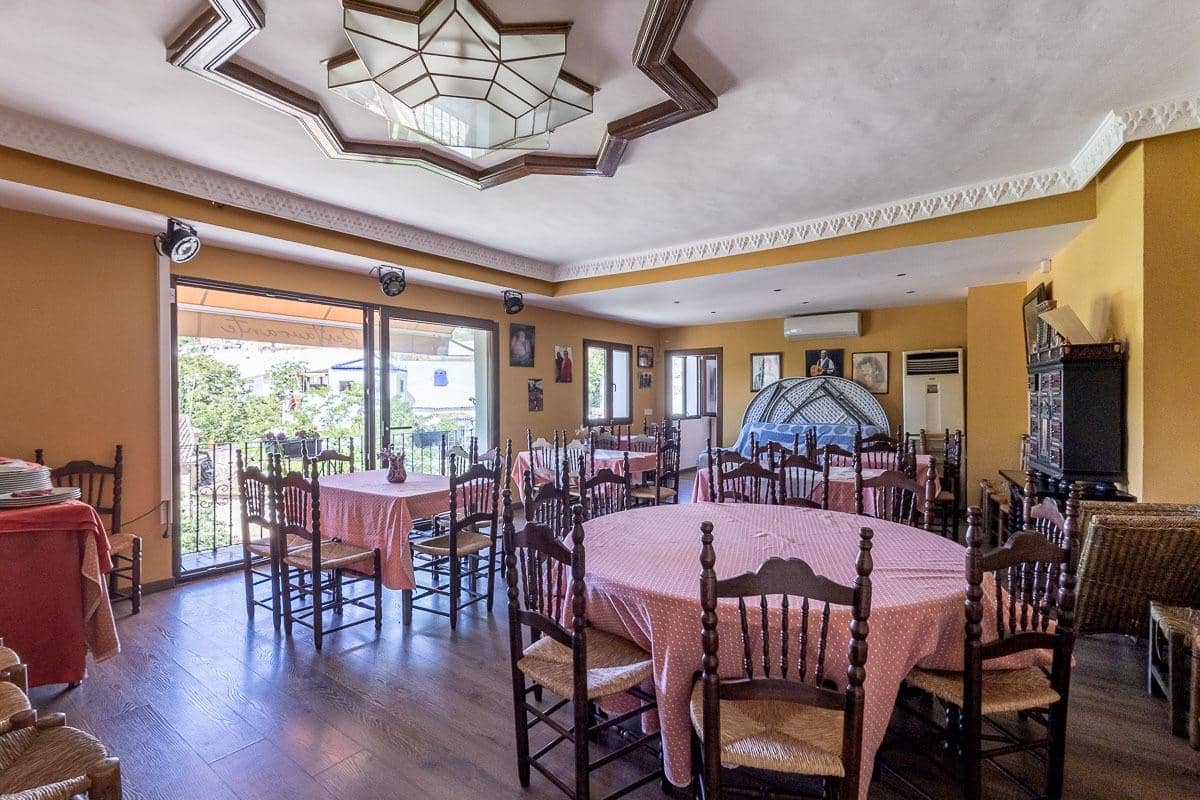 5 bedroom Restaurant/Bar for sale in Granada city with garage - € 874,900 (Ref: 9927672)