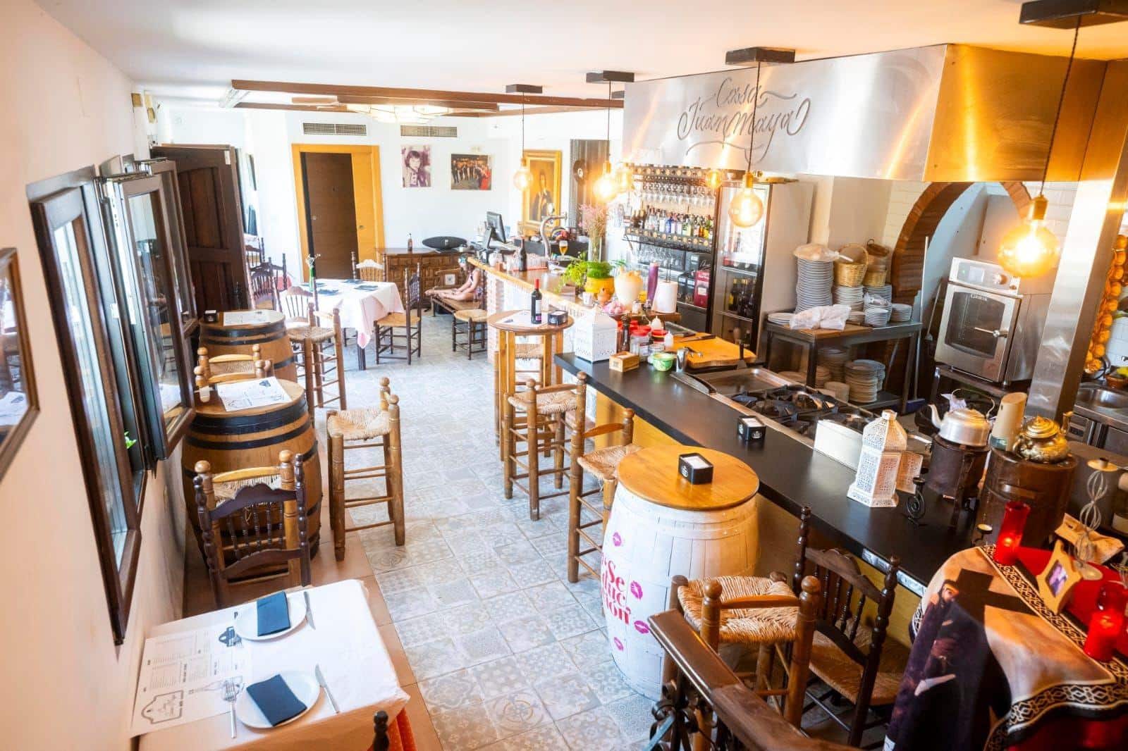 5 bedroom Restaurant/Bar for sale in Granada city with garage - € 874,900 (Ref: 9927672)