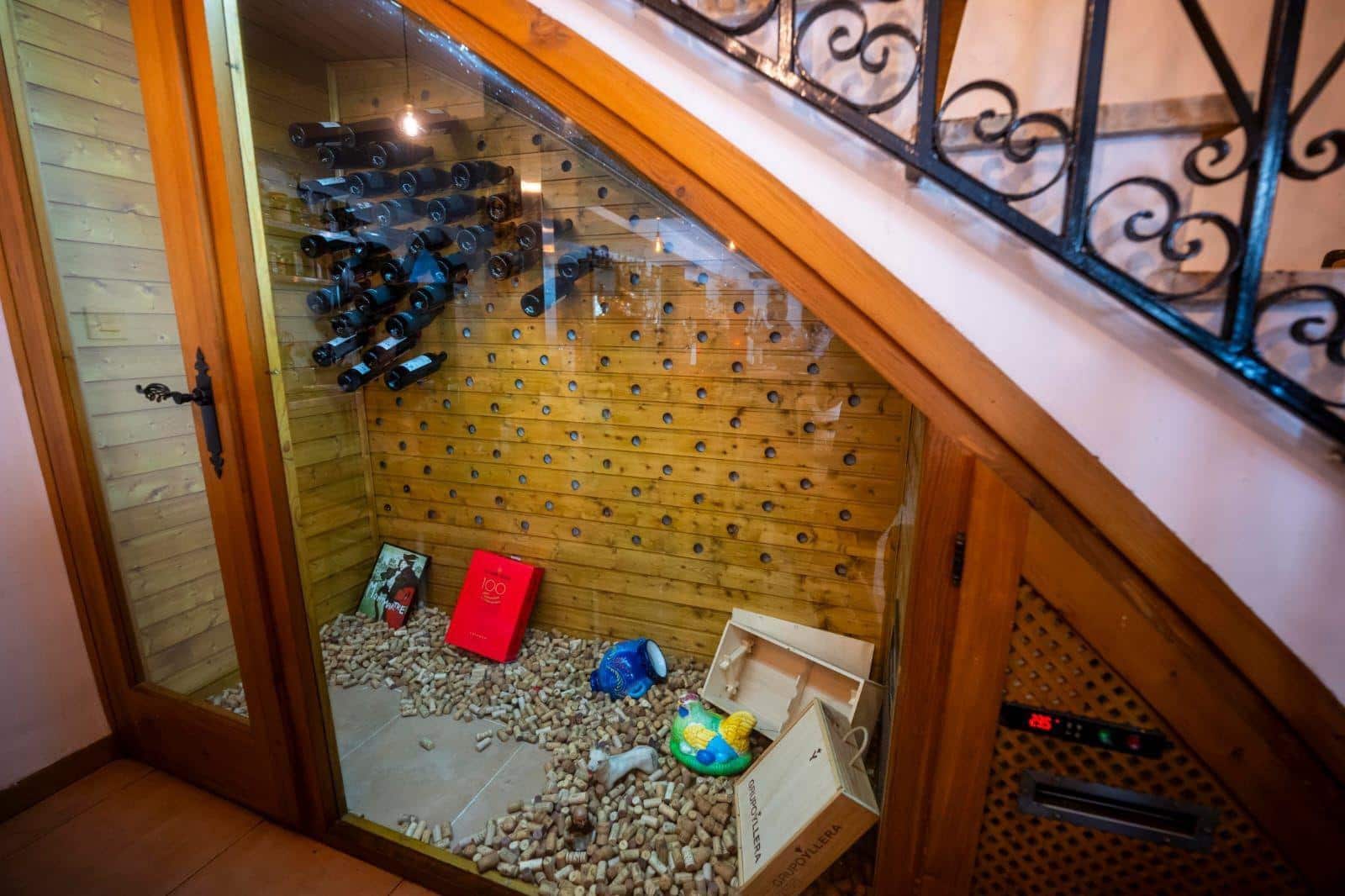 5 bedroom Restaurant/Bar for sale in Granada city with garage - € 874,900 (Ref: 9927672)