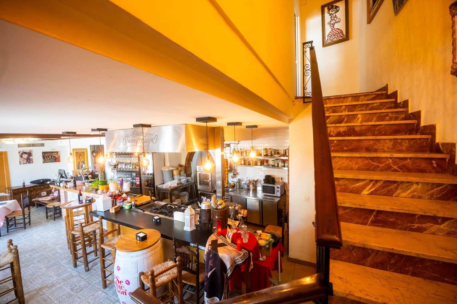 5 bedroom Restaurant/Bar for sale in Granada city with garage - € 874,900 (Ref: 9927672)