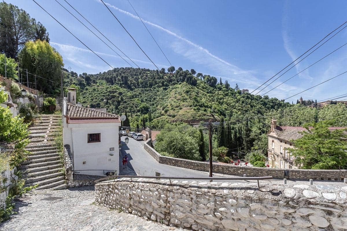 5 bedroom Restaurant/Bar for sale in Granada city with garage - € 874,900 (Ref: 9927672)